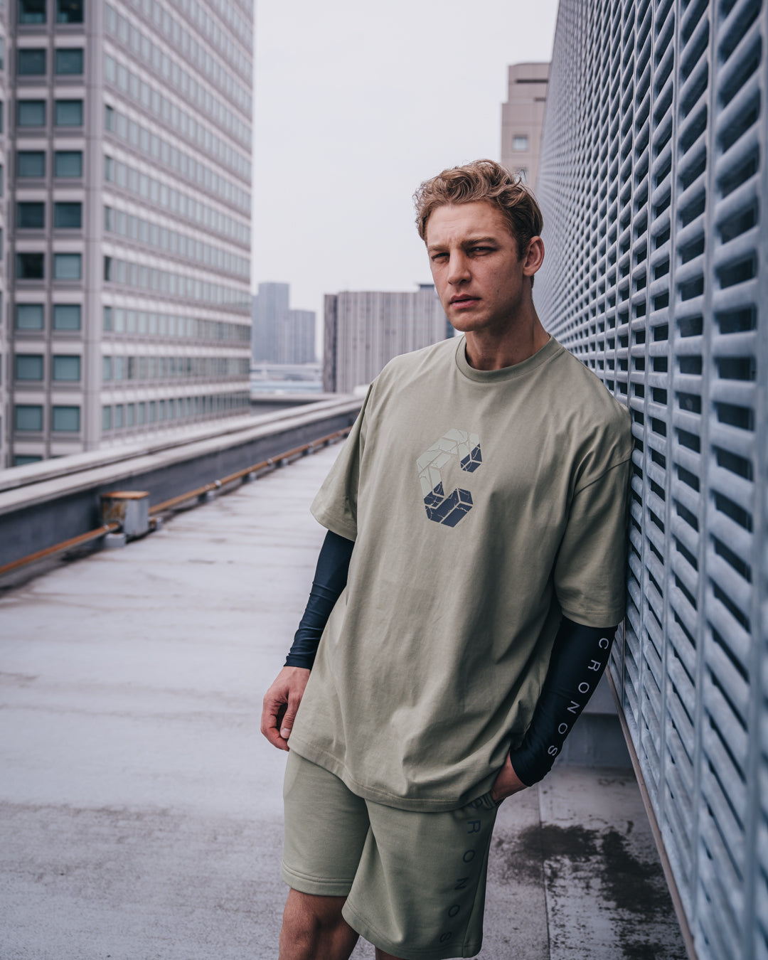 CRONOS Bold Front Logo OverSize T-SHIRT【SAGE】 – クロノス