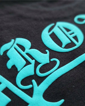 CRONOS BLACKLETTER S/S TEE【BLACK×T.BLUE】