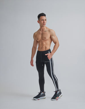alt=フィットネスパンツ　メンズボトムス　メンズパンツ　筋トレ　トレーニング　ボディメイク　